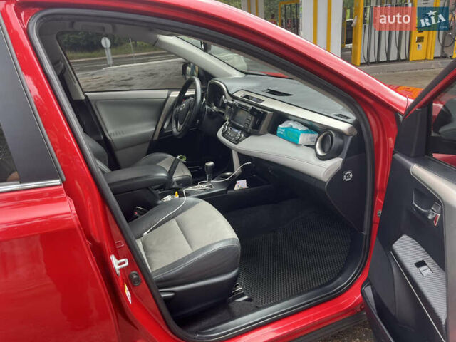 Красный Тойота РАВ 4, объемом двигателя 2.23 л и пробегом 315 тыс. км за 14700 $, фото 1 на Automoto.ua