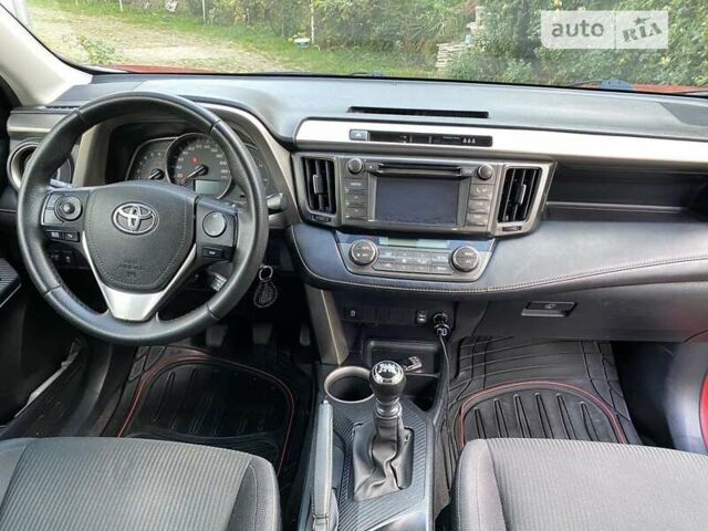 Красный Тойота РАВ 4, объемом двигателя 2 л и пробегом 238 тыс. км за 15400 $, фото 14 на Automoto.ua