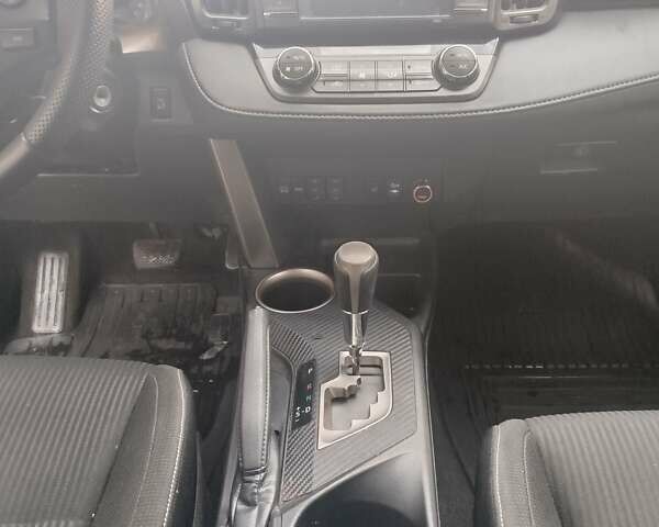 Красный Тойота РАВ 4, объемом двигателя 2.49 л и пробегом 172 тыс. км за 16490 $, фото 11 на Automoto.ua