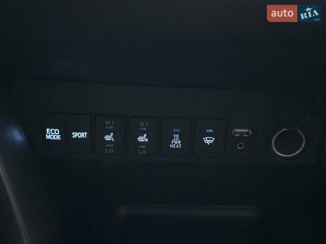 Червоний Тойота РАВ 4, об'ємом двигуна 2.23 л та пробігом 73 тис. км за 21900 $, фото 16 на Automoto.ua