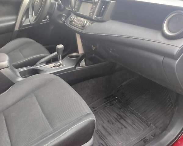 Красный Тойота РАВ 4, объемом двигателя 2.49 л и пробегом 172 тыс. км за 16490 $, фото 8 на Automoto.ua