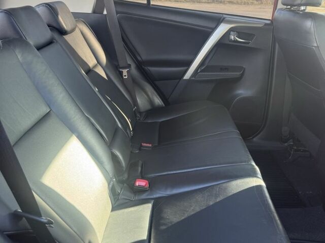 Красный Тойота РАВ 4, объемом двигателя 0 л и пробегом 137 тыс. км за 15700 $, фото 6 на Automoto.ua