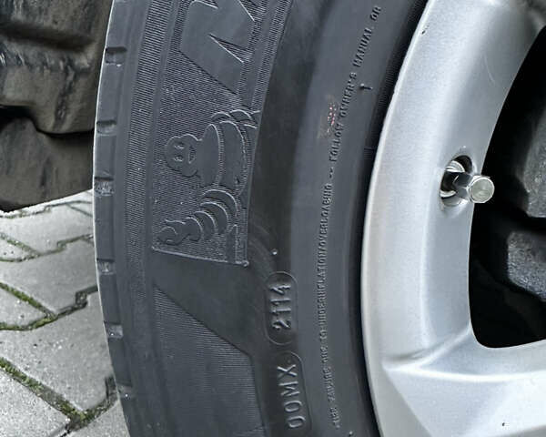 Червоний Тойота РАВ 4, об'ємом двигуна 2.23 л та пробігом 73 тис. км за 21900 $, фото 23 на Automoto.ua