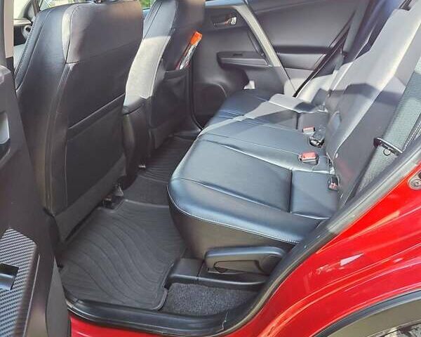 Тойота РАВ 4 2015 у Кривому Розі на Automoto.ua Червоний Тойота РАВ 4, об'ємом двигуна 2.49 л та пробігом 88 тис. км за 17500 $, фото 8 на Automoto.ua