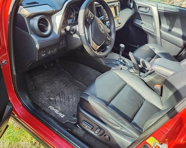 Тойота РАВ 4 2015 у Кривому Розі на Automoto.ua Червоний Тойота РАВ 4, об'ємом двигуна 2.49 л та пробігом 88 тис. км за 17500 $, фото 5 на Automoto.ua