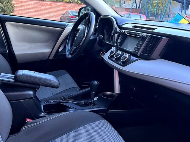 Красный Тойота РАВ 4, объемом двигателя 2.5 л и пробегом 206 тыс. км за 15200 $, фото 10 на Automoto.ua