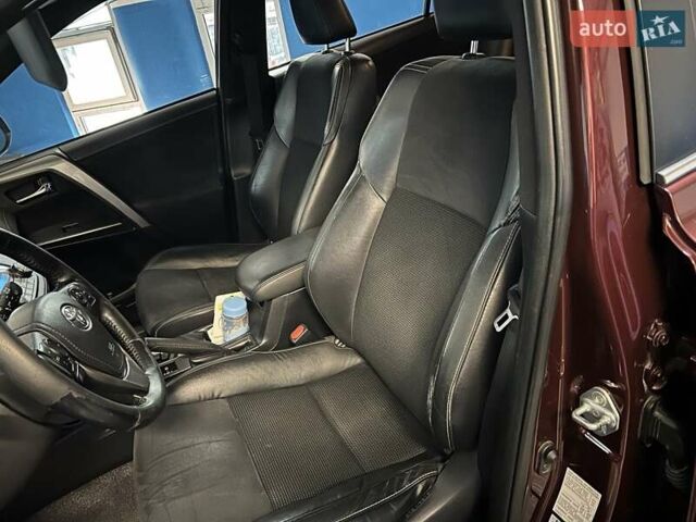 Красный Тойота РАВ 4, объемом двигателя 2.49 л и пробегом 223 тыс. км за 19000 $, фото 15 на Automoto.ua