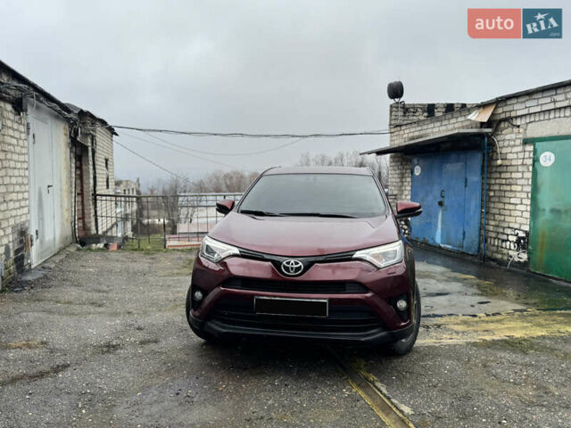 Красный Тойота РАВ 4, объемом двигателя 2.23 л и пробегом 214 тыс. км за 22000 $, фото 2 на Automoto.ua