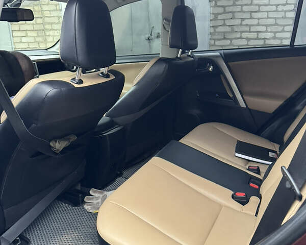 Красный Тойота РАВ 4, объемом двигателя 2.23 л и пробегом 214 тыс. км за 22000 $, фото 18 на Automoto.ua