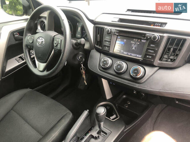 Красный Тойота РАВ 4, объемом двигателя 2.49 л и пробегом 98 тыс. км за 17400 $, фото 11 на Automoto.ua