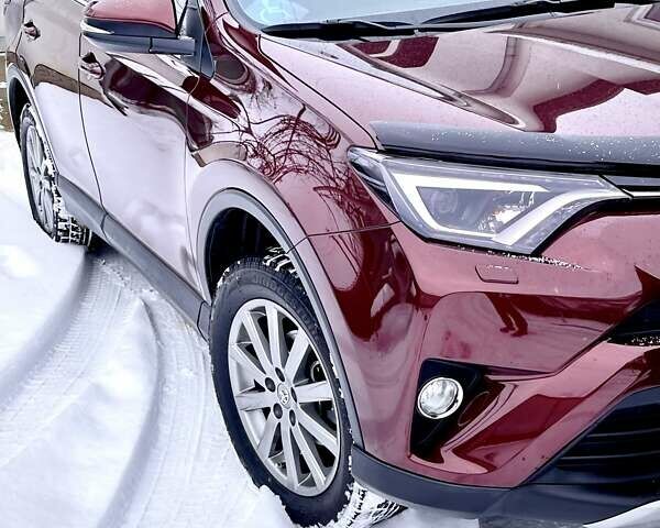 Червоний Тойота РАВ 4, об'ємом двигуна 2.23 л та пробігом 44 тис. км за 28500 $, фото 1 на Automoto.ua