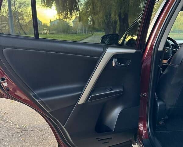 Красный Тойота РАВ 4, объемом двигателя 1.99 л и пробегом 218 тыс. км за 19300 $, фото 16 на Automoto.ua