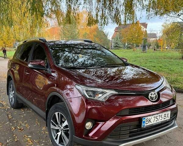 Красный Тойота РАВ 4, объемом двигателя 1.99 л и пробегом 218 тыс. км за 19300 $, фото 1 на Automoto.ua