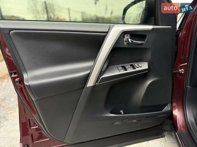 Красный Тойота РАВ 4, объемом двигателя 2.23 л и пробегом 112 тыс. км за 23500 $, фото 63 на Automoto.ua