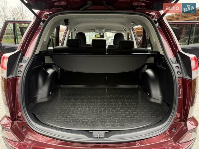Красный Тойота РАВ 4, объемом двигателя 2.23 л и пробегом 112 тыс. км за 23500 $, фото 68 на Automoto.ua