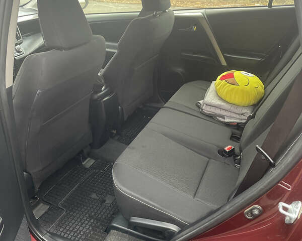 Красный Тойота РАВ 4, объемом двигателя 2.23 л и пробегом 150 тыс. км за 23000 $, фото 5 на Automoto.ua