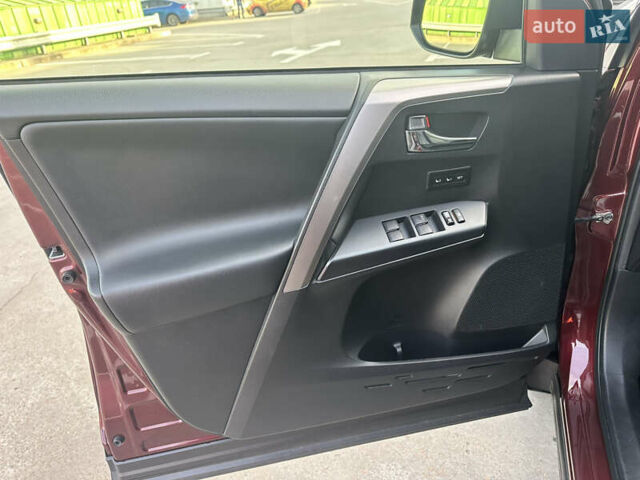 Красный Тойота РАВ 4, объемом двигателя 2.49 л и пробегом 77 тыс. км за 22000 $, фото 13 на Automoto.ua