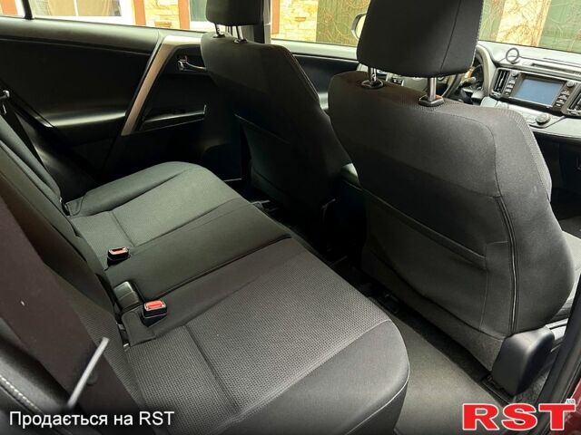 Тойота РАВ 4 2017 у Києві на Automoto.ua Червоний Тойота РАВ 4, об'ємом двигуна 2 л та пробігом 99 тис. км за 20900 $, фото 10 на Automoto.ua