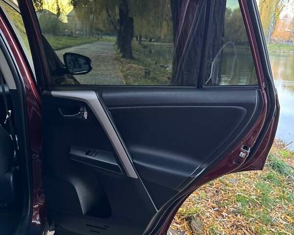 Красный Тойота РАВ 4, объемом двигателя 1.99 л и пробегом 218 тыс. км за 19300 $, фото 18 на Automoto.ua