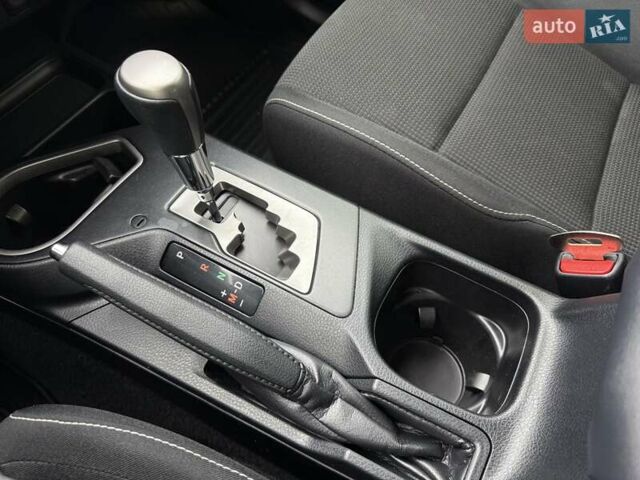 Красный Тойота РАВ 4, объемом двигателя 2.23 л и пробегом 112 тыс. км за 23500 $, фото 59 на Automoto.ua