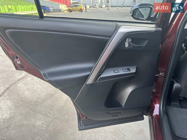 Красный Тойота РАВ 4, объемом двигателя 2.49 л и пробегом 77 тыс. км за 22000 $, фото 17 на Automoto.ua