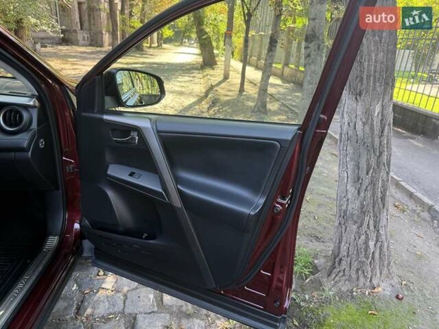 Червоний Тойота РАВ 4, об'ємом двигуна 2.49 л та пробігом 220 тис. км за 22999 $, фото 32 на Automoto.ua