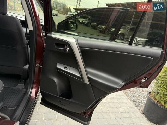 Красный Тойота РАВ 4, объемом двигателя 2.23 л и пробегом 112 тыс. км за 23500 $, фото 65 на Automoto.ua