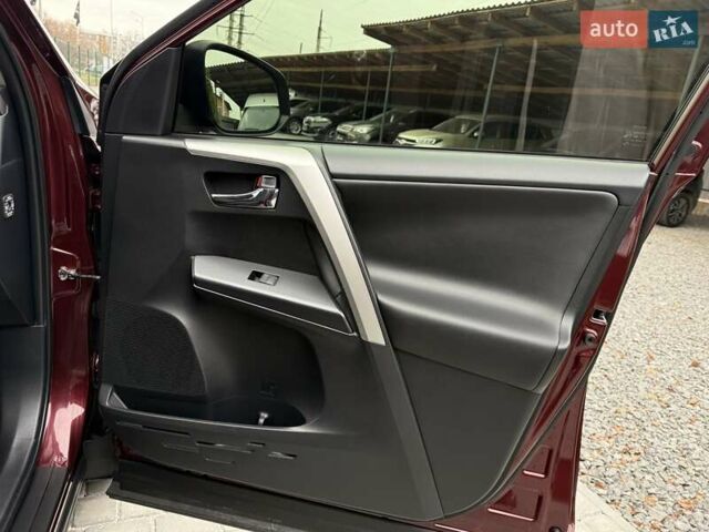 Красный Тойота РАВ 4, объемом двигателя 2.23 л и пробегом 112 тыс. км за 23500 $, фото 64 на Automoto.ua