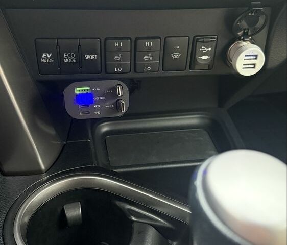 Красный Тойота РАВ 4, объемом двигателя 2.5 л и пробегом 47 тыс. км за 27000 $, фото 12 на Automoto.ua