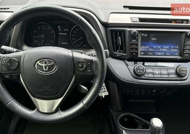 Червоний Тойота РАВ 4, об'ємом двигуна 1.99 л та пробігом 62 тис. км за 25666 $, фото 8 на Automoto.ua