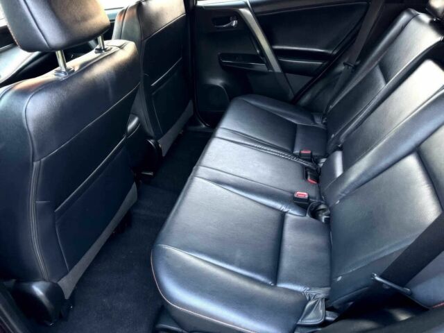 Красный Тойота РАВ 4, объемом двигателя 2.5 л и пробегом 30 тыс. км за 17000 $, фото 8 на Automoto.ua