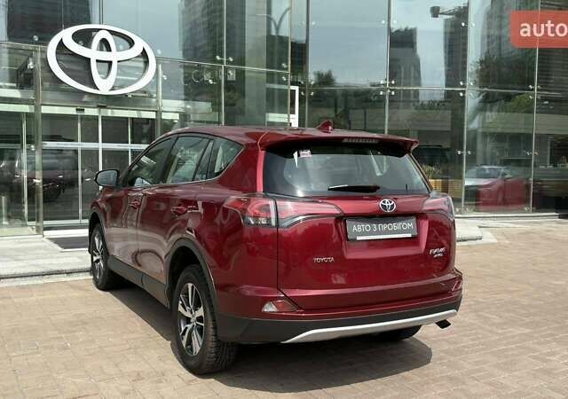 Червоний Тойота РАВ 4, об'ємом двигуна 1.99 л та пробігом 62 тис. км за 25666 $, фото 1 на Automoto.ua