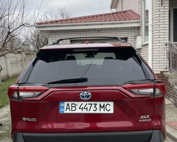 Червоний Тойота РАВ 4, об'ємом двигуна 2.49 л та пробігом 61 тис. км за 31869 $, фото 4 на Automoto.ua