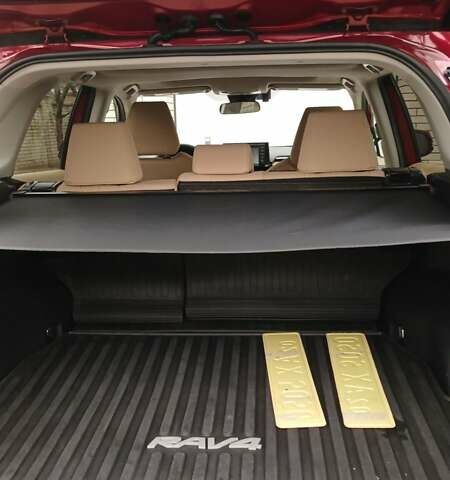 Червоний Тойота РАВ 4, об'ємом двигуна 2.49 л та пробігом 61 тис. км за 31869 $, фото 10 на Automoto.ua