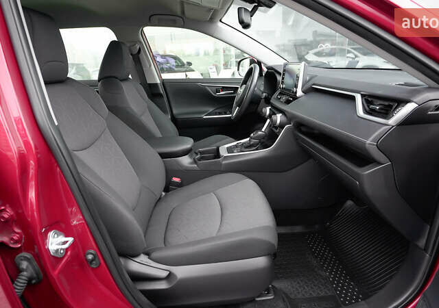 Красный Тойота РАВ 4, объемом двигателя 2.49 л и пробегом 72 тыс. км за 30135 $, фото 5 на Automoto.ua