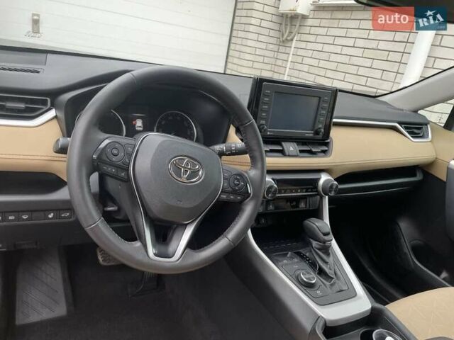 Червоний Тойота РАВ 4, об'ємом двигуна 2.49 л та пробігом 61 тис. км за 31869 $, фото 5 на Automoto.ua