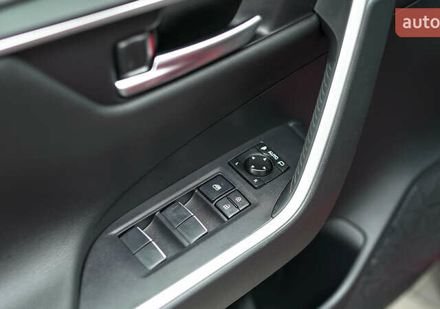 Красный Тойота РАВ 4, объемом двигателя 2.49 л и пробегом 72 тыс. км за 30135 $, фото 10 на Automoto.ua