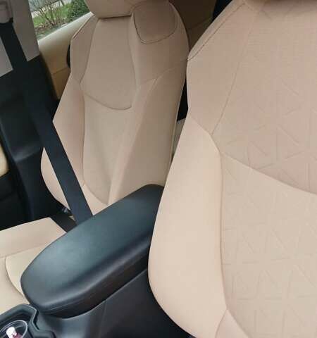 Червоний Тойота РАВ 4, об'ємом двигуна 2.49 л та пробігом 61 тис. км за 31869 $, фото 12 на Automoto.ua