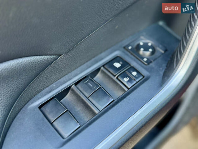 Червоний Тойота РАВ 4, об'ємом двигуна 2.49 л та пробігом 130 тис. км за 21799 $, фото 29 на Automoto.ua