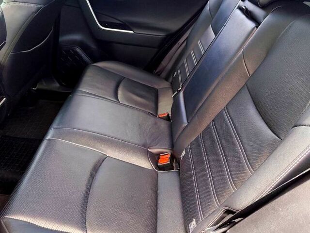 Красный Тойота РАВ 4, объемом двигателя 2.5 л и пробегом 122 тыс. км за 32000 $, фото 2 на Automoto.ua