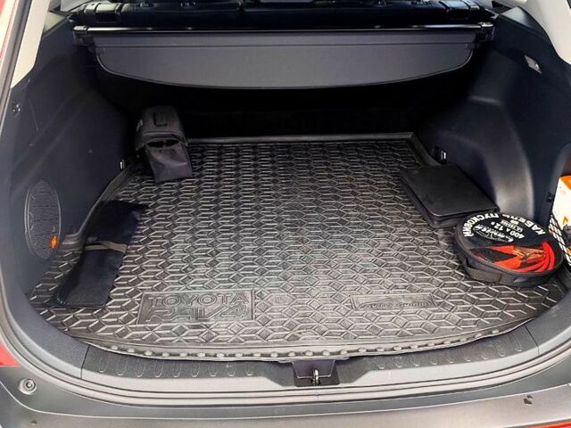 Красный Тойота РАВ 4, объемом двигателя 2.5 л и пробегом 122 тыс. км за 32000 $, фото 7 на Automoto.ua