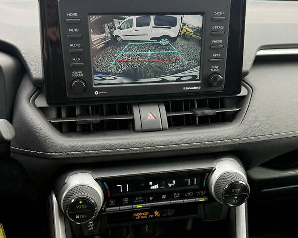 Красный Тойота РАВ 4, объемом двигателя 2.49 л и пробегом 96 тыс. км за 27000 $, фото 3 на Automoto.ua