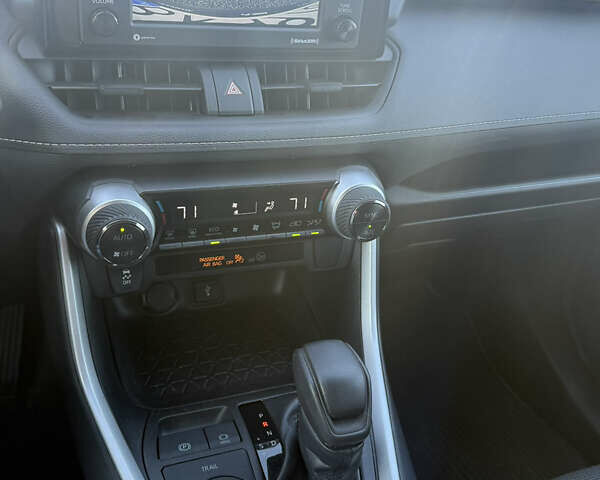 Красный Тойота РАВ 4, объемом двигателя 2.49 л и пробегом 96 тыс. км за 27000 $, фото 10 на Automoto.ua