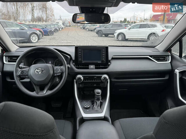 Красный Тойота РАВ 4, объемом двигателя 2.49 л и пробегом 96 тыс. км за 27000 $, фото 5 на Automoto.ua