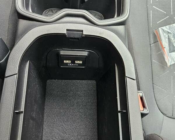 Червоний Тойота РАВ 4, об'ємом двигуна 2.49 л та пробігом 92 тис. км за 30800 $, фото 28 на Automoto.ua