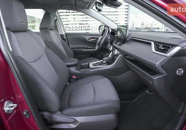 Красный Тойота РАВ 4, объемом двигателя 2.49 л и пробегом 29 тыс. км за 36465 $, фото 5 на Automoto.ua