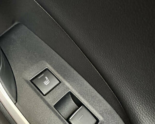 Червоний Тойота РАВ 4, об'ємом двигуна 2.5 л та пробігом 26 тис. км за 36000 $, фото 45 на Automoto.ua