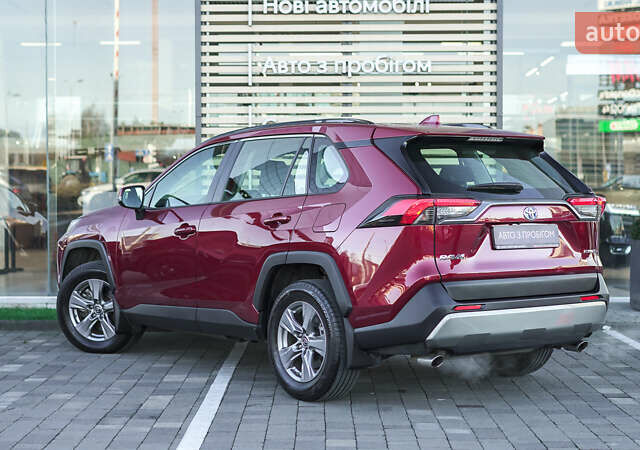 Красный Тойота РАВ 4, объемом двигателя 2.49 л и пробегом 29 тыс. км за 36465 $, фото 1 на Automoto.ua