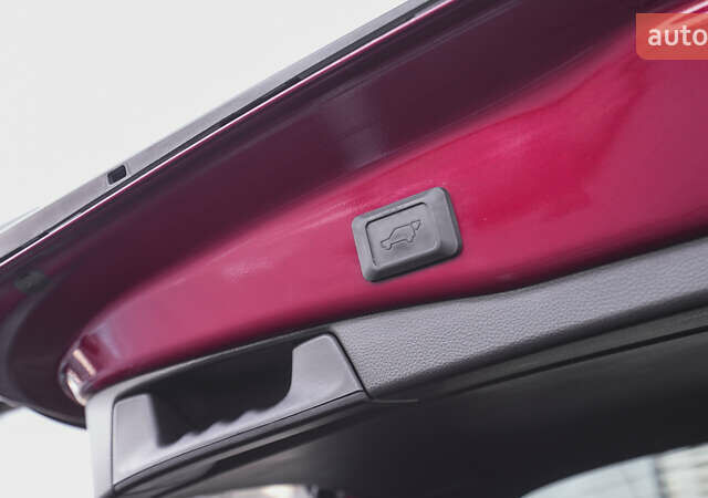 Красный Тойота РАВ 4, объемом двигателя 2.49 л и пробегом 29 тыс. км за 36465 $, фото 10 на Automoto.ua