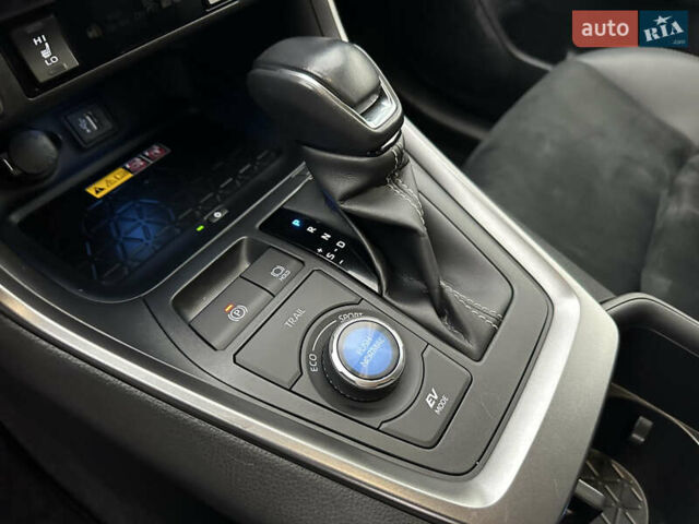 Красный Тойота РАВ 4, объемом двигателя 2.49 л и пробегом 22 тыс. км за 45600 $, фото 38 на Automoto.ua